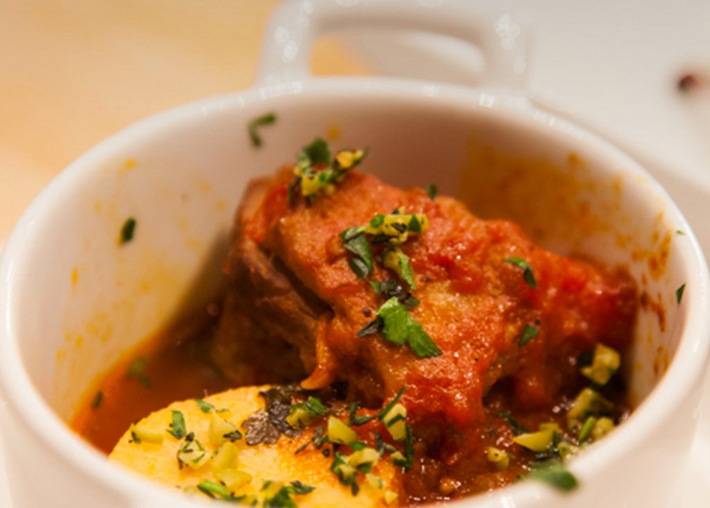 Mijoté de canard du Lac Brome à la tomate et aux olives vertes anatra alle olive verdi